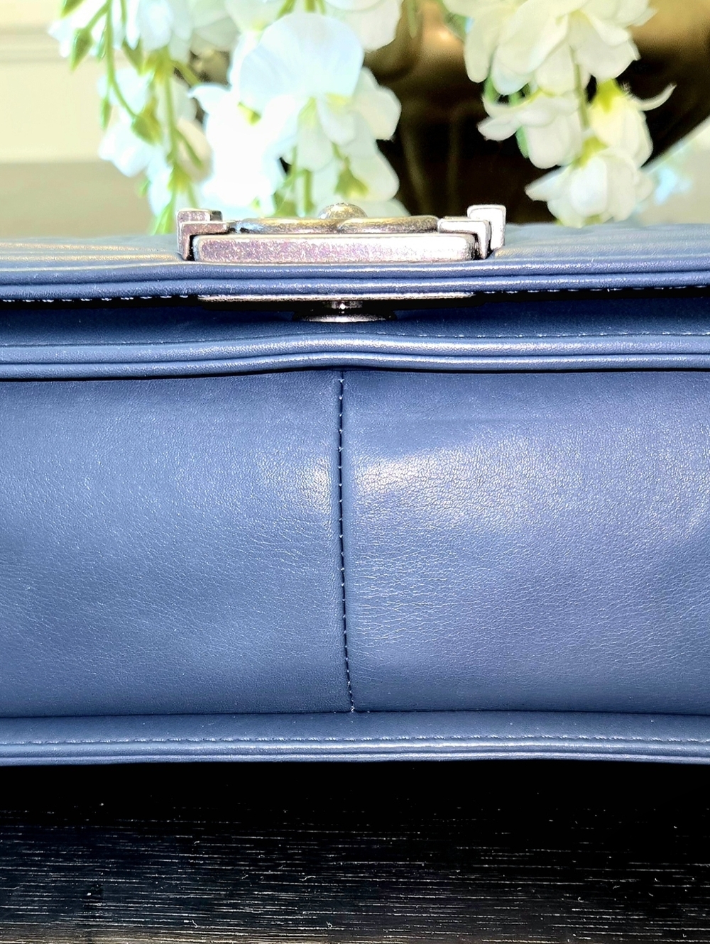 Chanel Boy Bag in Quilted Lambskin With Ruthenium Hardware Navy Blue Medium - Picture 8 of 9